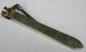 Hallmarked silver cigar cutter, London assay dated 1920 by Cohen and Charles. Approx. 32.9g