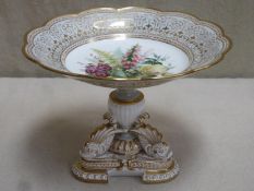19th century Davenport wave edged ceramic tazza/cakestand/comport, with gilded decoration throughout