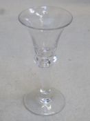 18th / 19th century inverted bell form knop stemmed wine glass. Approx. 17.5cms height.