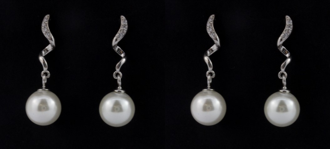 Two pairs of 925 silver drop earrings, L. 2.5cm.