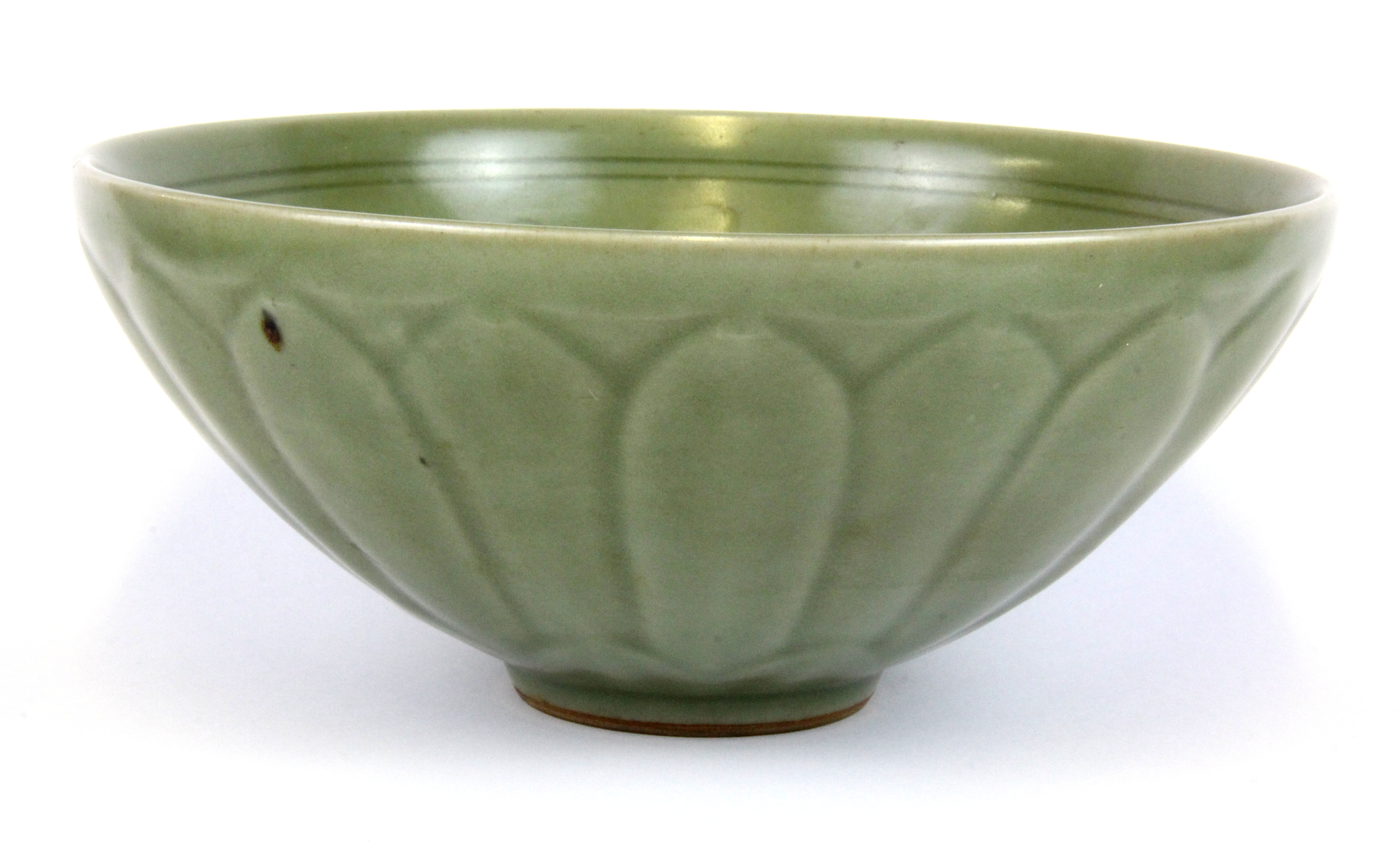 A Chinese incised celadon glazed porcelain bowl, Dia. 21cm, H. 9cm. - Image 2 of 2