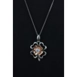 A 925 silver four leave clover pendant and chain, L. 2.5cm.