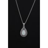 A 925 silver pendant and chain set with synthetic opal and white stones, L. 3cm.
