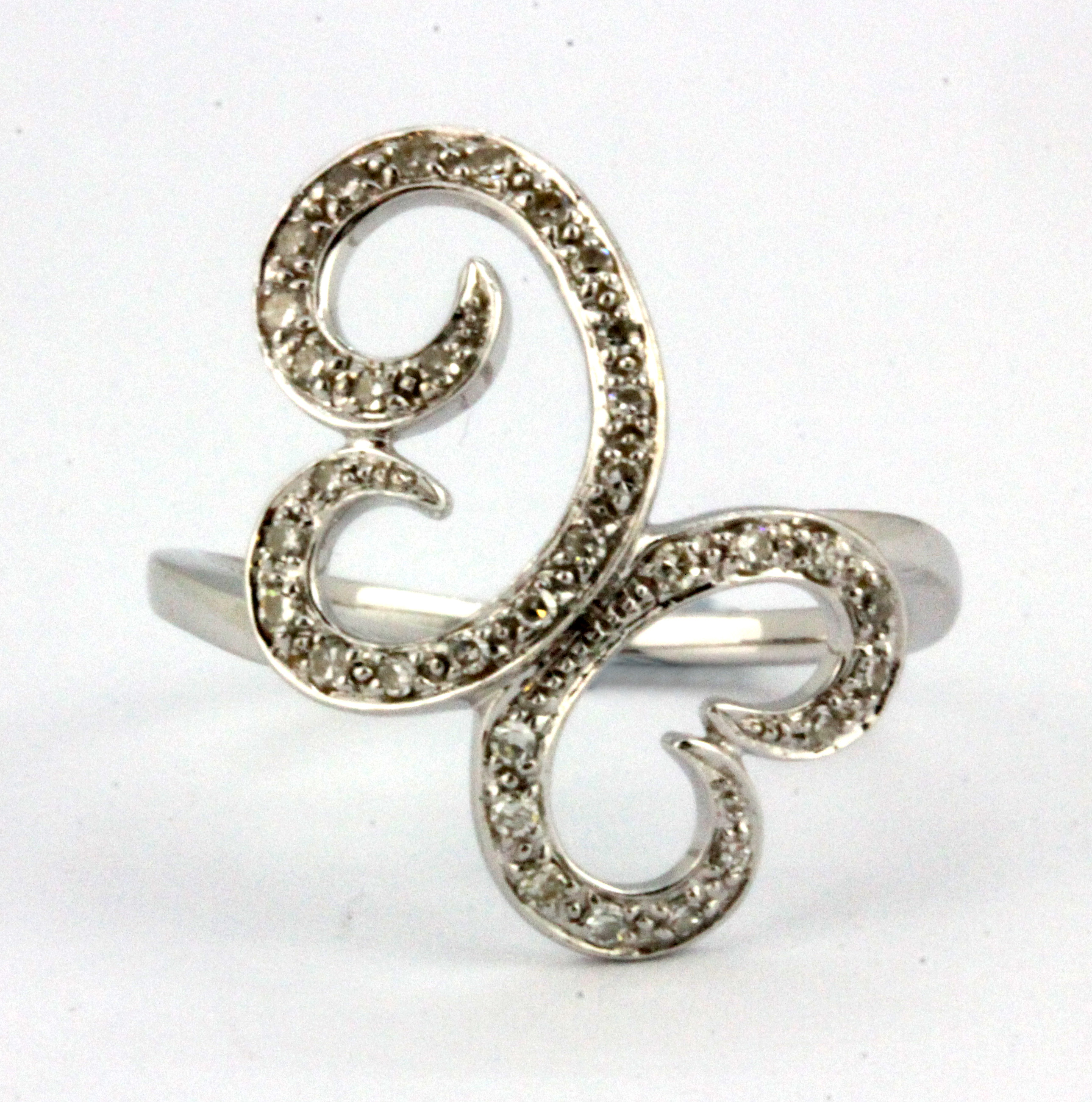A 14ct white gold diamond set ring, (M.5).