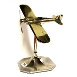 An Art Deco airplane Schneider cup trophy with rotating propeller, H. 28cm.
