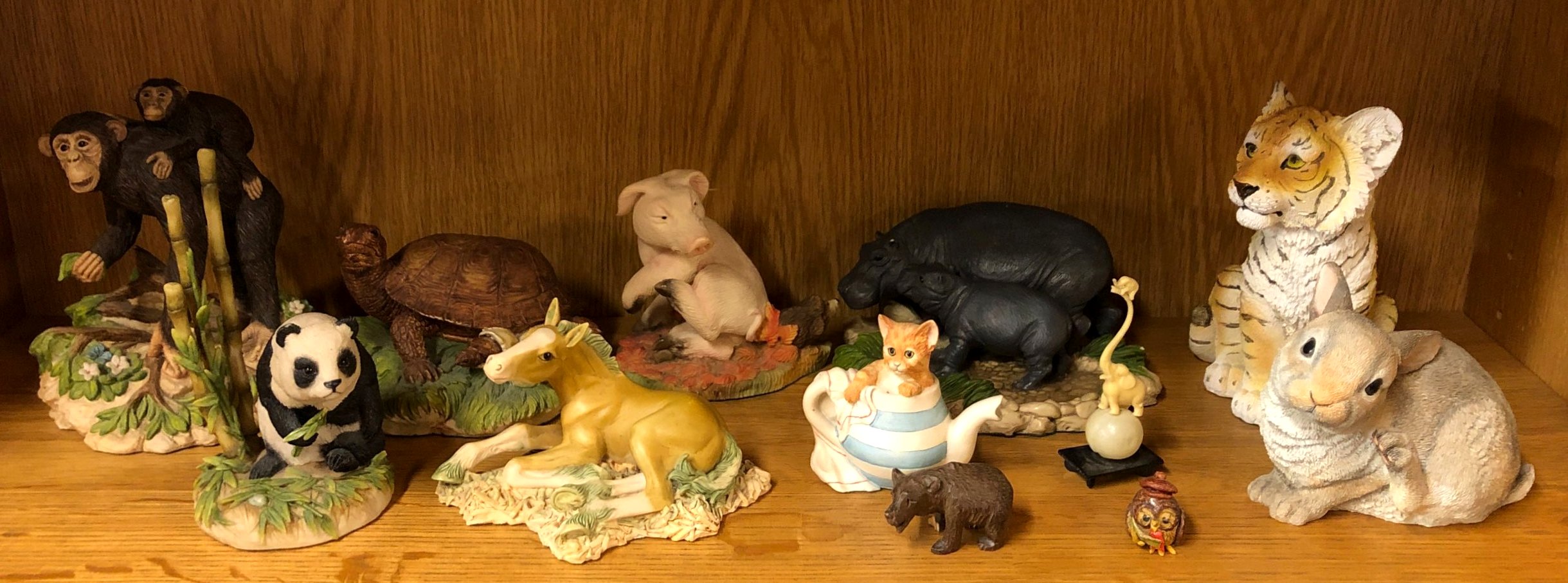 A large quantity of resin and other animal figures. - Image 2 of 2