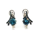 A pair of 925 silver earrings set with London blue topaz, L. 2cm.