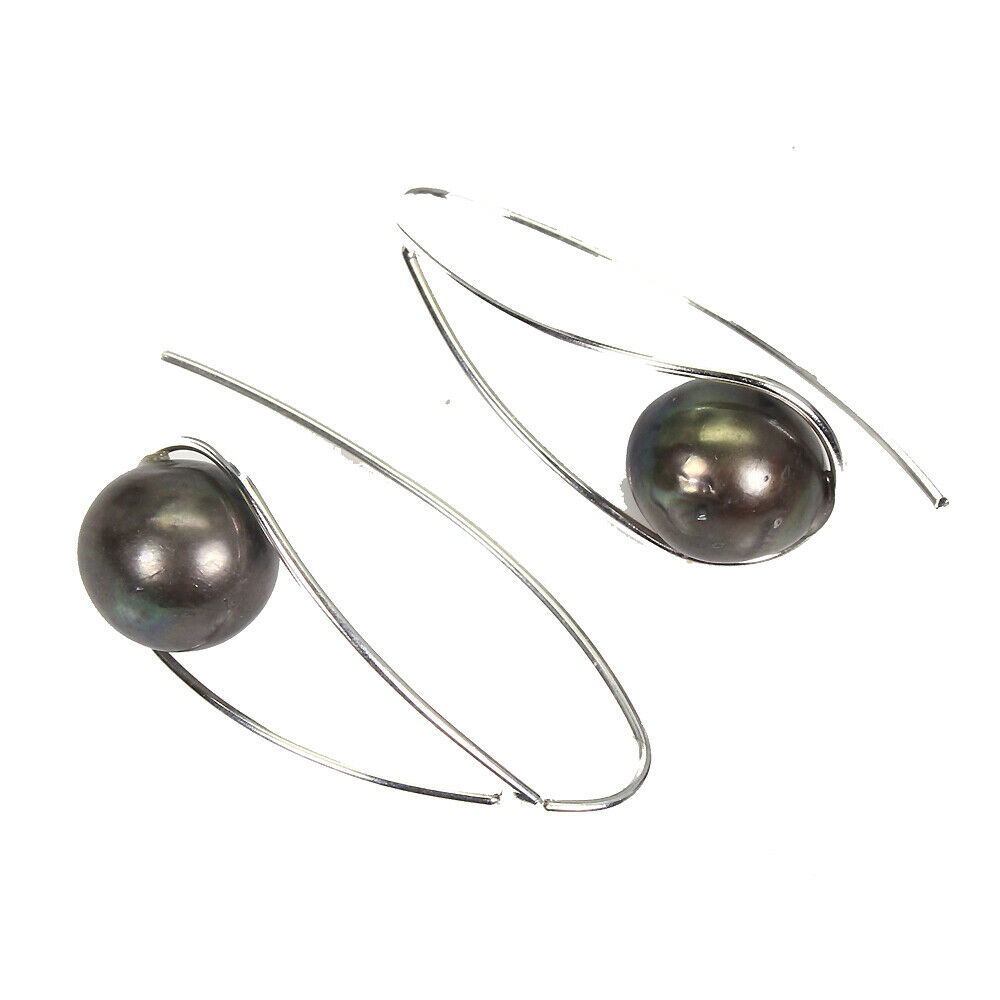 A pair of 925 silver drop earrings set with black pearls, L. 3.2cm. - Image 2 of 2