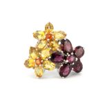 A 925 silver flower shaped ring set with rodolite garnets and citrines, (N.5).