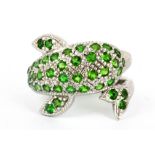 A 925 silver dolphin shaped ring set with tsavorite garnet, (M).