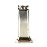 A vintage Dunhill desk lighter, H. 10cm.