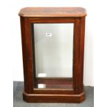 A useful double sided mahogany table top display case, size 48 x 71cm.