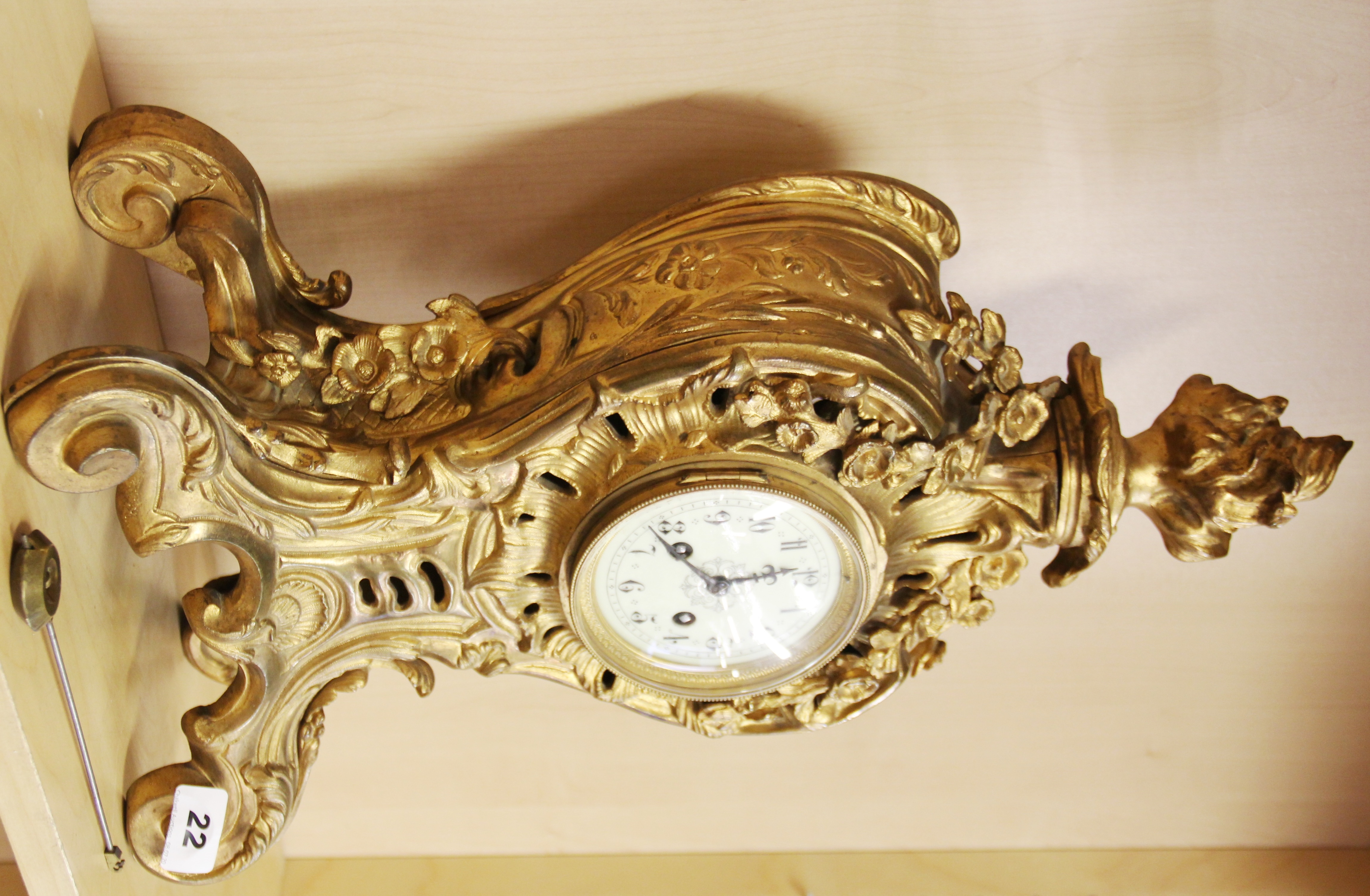 A 19th Century French gilt brass mantle clock with striking movement, H. 51cm. Working condition : - Image 2 of 3