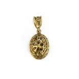 A 9ct yellow gold pendant, L. 3m, approx. 2.9gr.