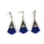 A pair of 925 silver Art Deco style lapis lazuli earrings and matching pendant, pendant L. 4.5cm.