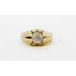 A gentleman's 9ct yellow gold opal set ring, (O.5).