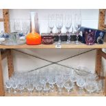 A quantity of mixed glassware.