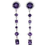 A pair of 925 silver drop earrings set with amethysts, L. 6cm.