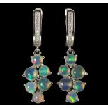 A pair of 925 silver drop earrings set with cabochon cut opals, L. 3cm.