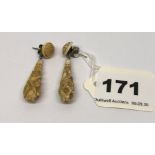 A pair of 1920's Chinese carved ivory drop earrings L. 4.5cm.