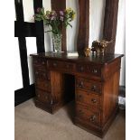 A lovely leather topped Victorian oak desk, 99 x 53 x 72cm.