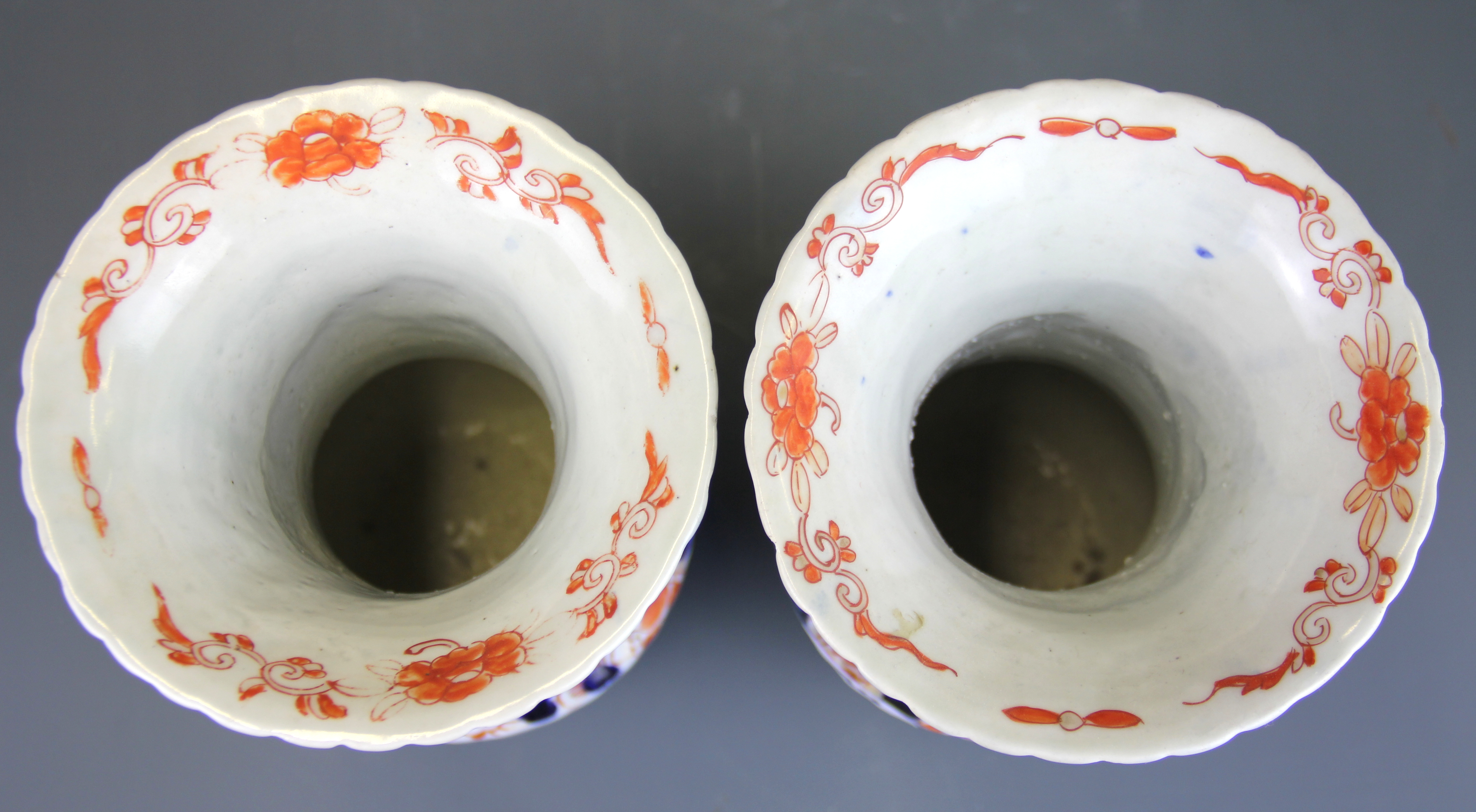 A pair of 19th Century Japanese Imari vases, H. 21cm. - Image 3 of 4