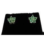 A pair of 925 silver emerald set cluster stud earrings, Dia. 0.7cm.