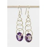 A pair of 925 silver amethyst set drop earrings, L. 4.5cm.