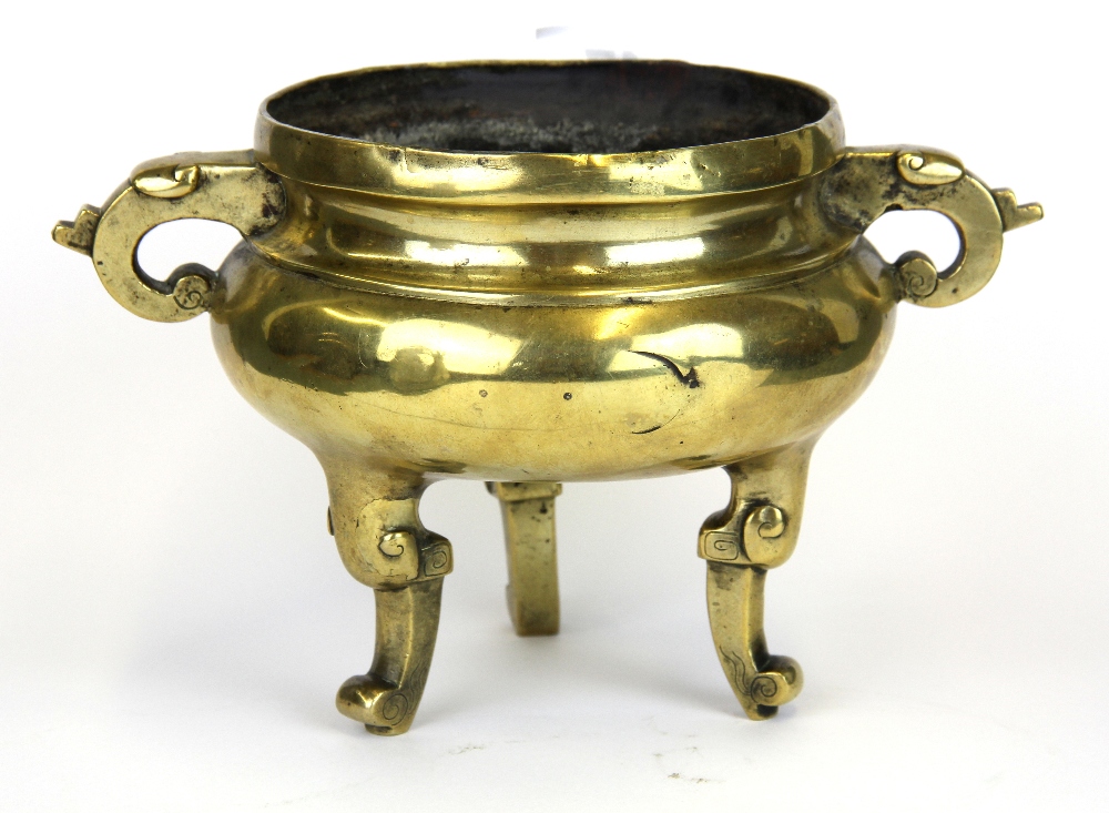 A 19th/ early 20th Century Chinese bronze censer, H. 15cm. - Image 2 of 3