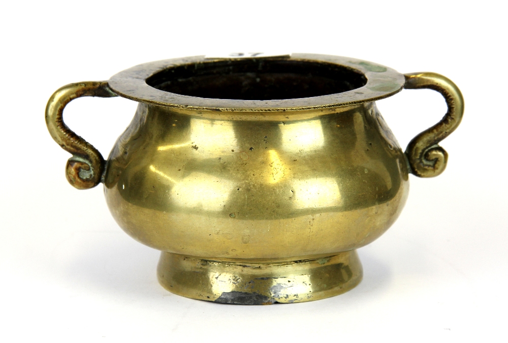 A 19th Century Chinese bronze censer, H. 8.5cm.