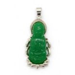 An 18ct white gold plate mounted jade pendant of the goddess Guanyin, H. 4.5cm.