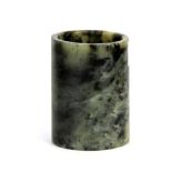 A fine Chinese spinach jade/ hardstone brush pot, H. 9.5cm.
