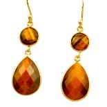 A pair of 925 silver tiger's eye set drop earrings, L. 4.3cm.