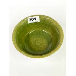 A Chinese Celadon crackle glazed and incised porcelain rice bowl, Dia. 16cm.