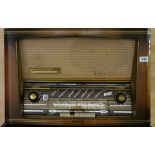 A Tonfunk Tonjuwel GW346GMBH vintage radio, L. 63cm.