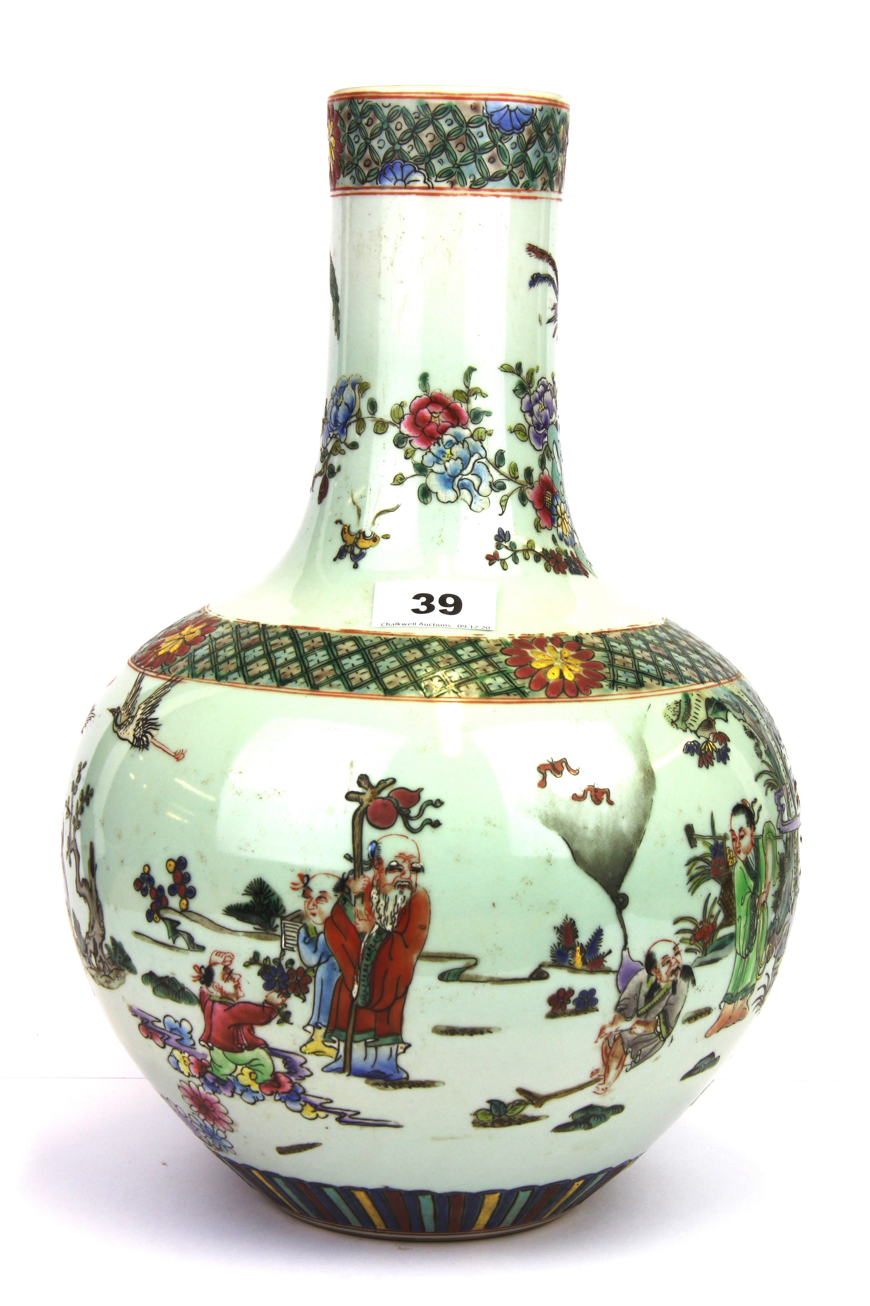 A Chinese hand painted porcelain vase, 19th/20th Century, H. 36cm.