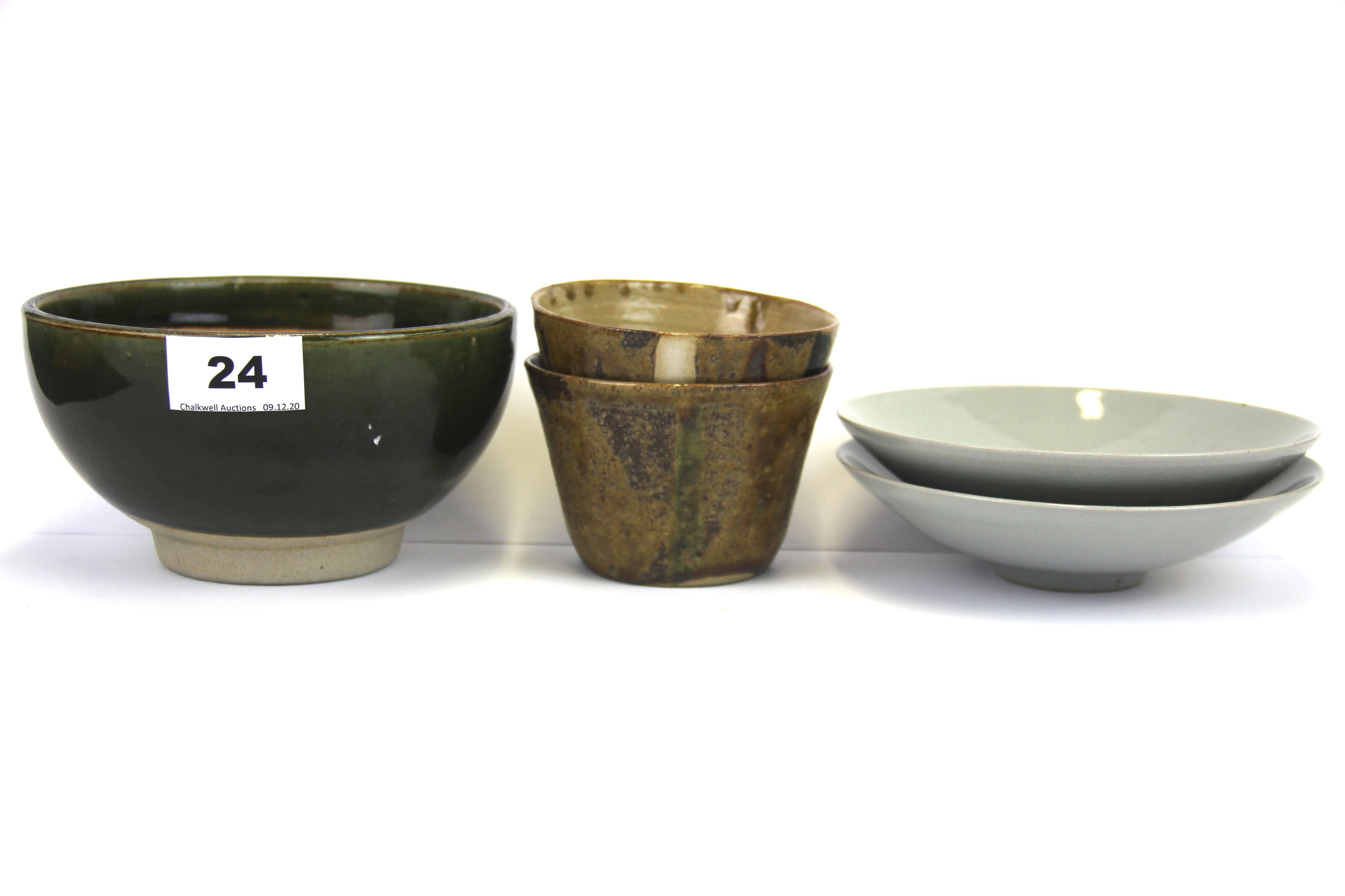 A group of five oriental porcelain and ceramic items, including a green glazed bowl, bowl Dia. 15cm.