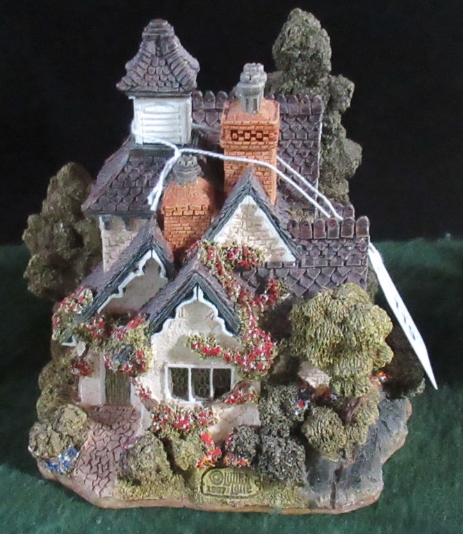 A collection of fourteen Lilliput Lane C