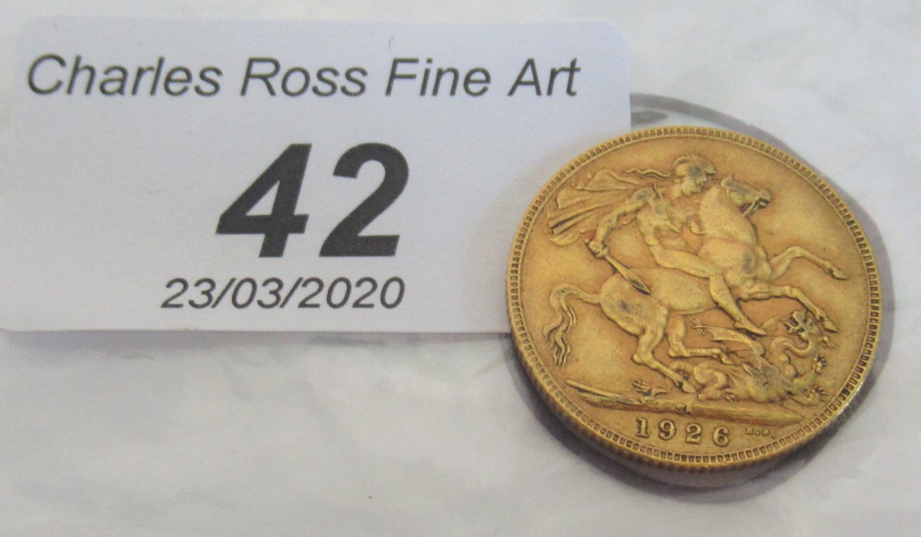 A George V gold sovereign, dated 1926. Condition Report: 8.0g.