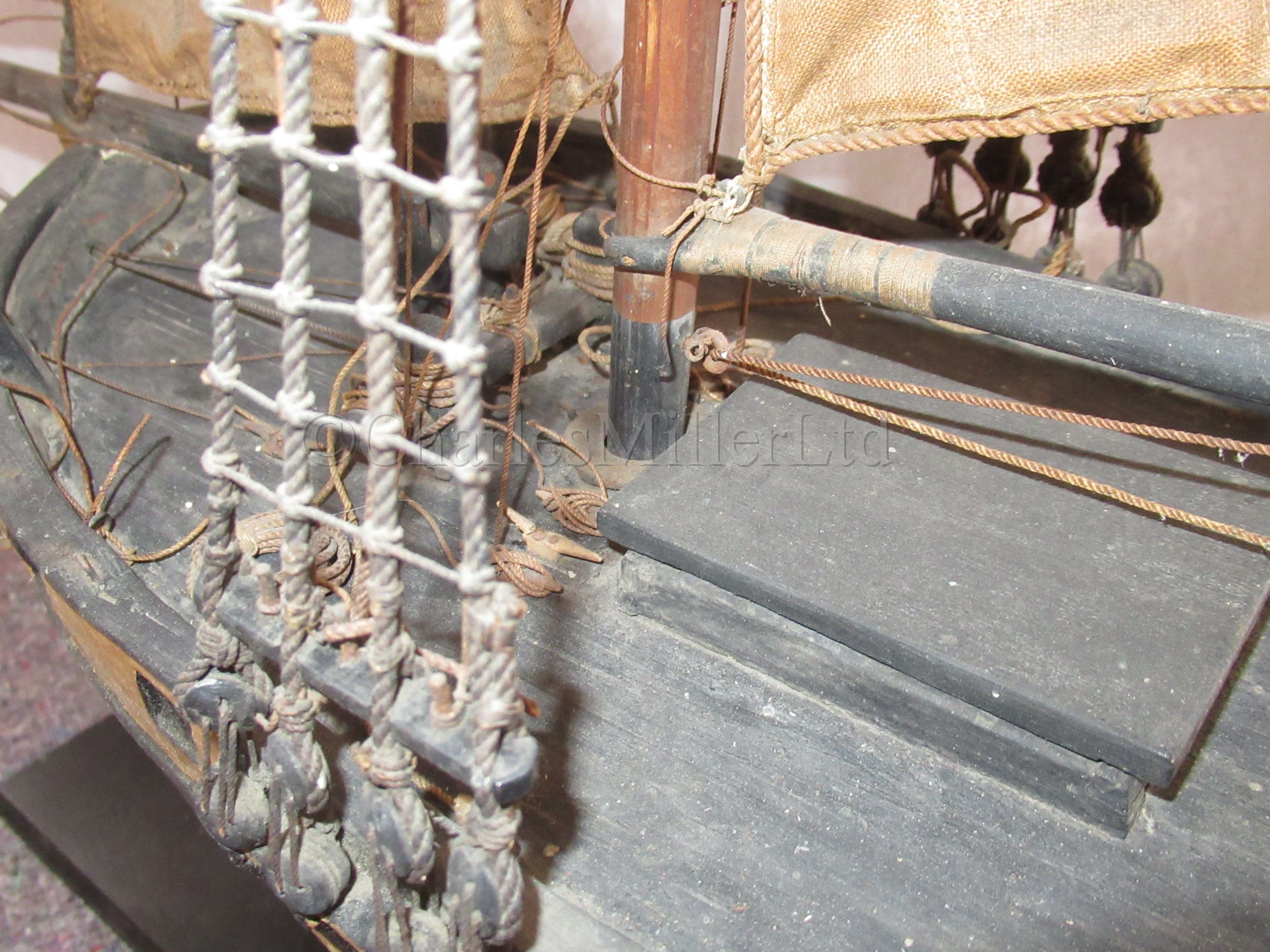 AN ATTRACTIVE LATE 18TH/EARLY 19TH CENTURY SAILING MODEL OF A CUTTER - Image 6 of 9