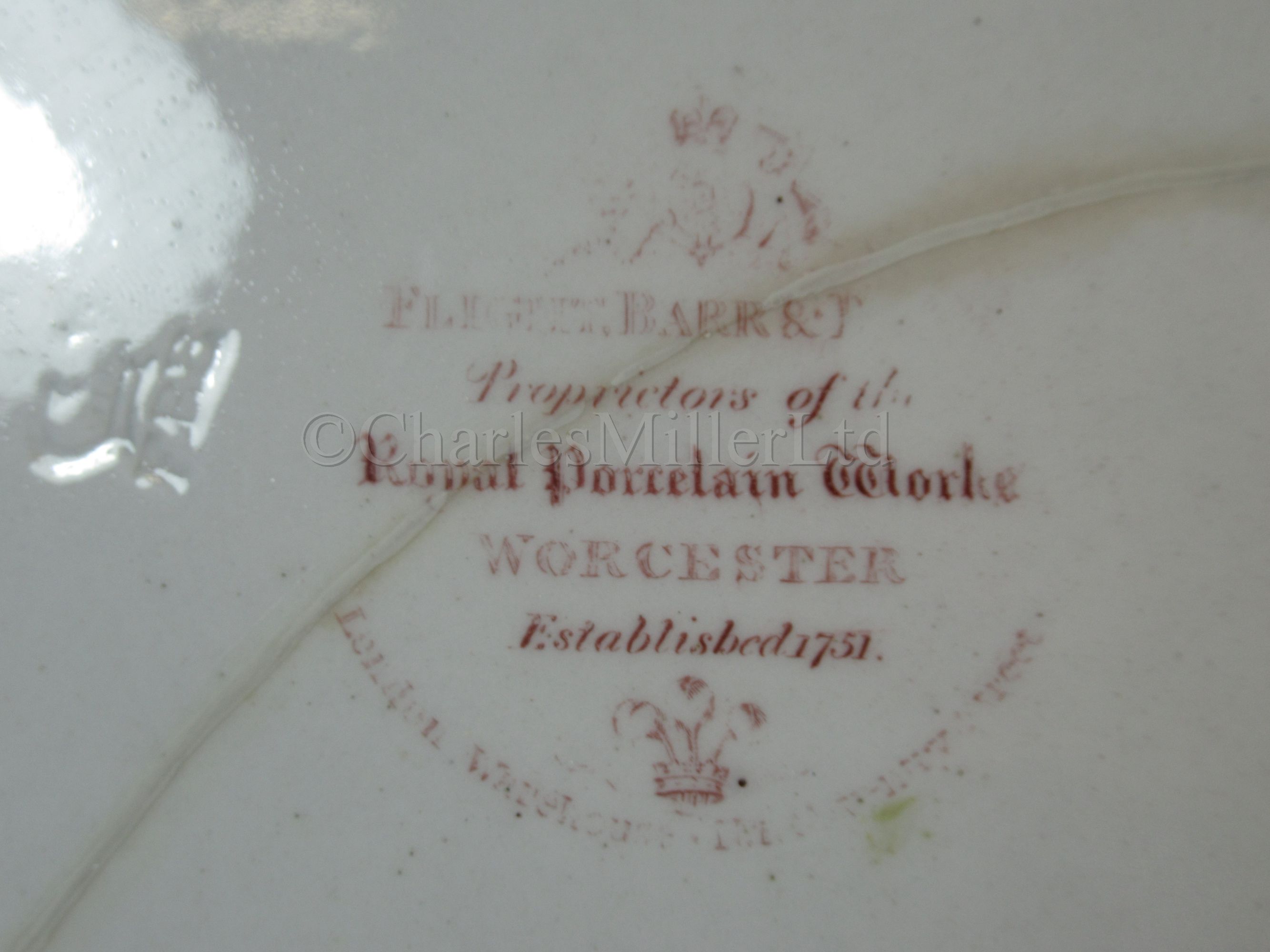 A PAIR OF ARMORIAL PLATES FOR THE DICK-CONYNGHAM FAMILY, BY FLIGHT, BARR & BARR, WORCESTER, CIRCA - Image 8 of 10