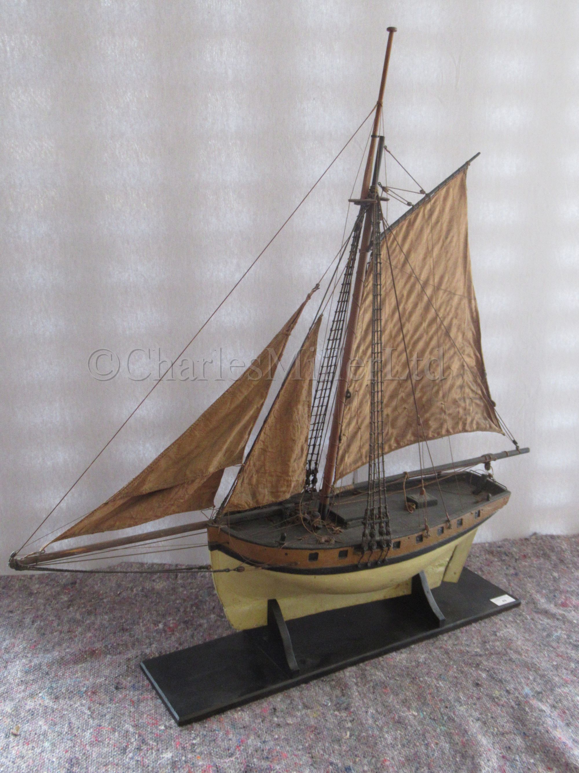 AN ATTRACTIVE LATE 18TH/EARLY 19TH CENTURY SAILING MODEL OF A CUTTER - Image 2 of 9