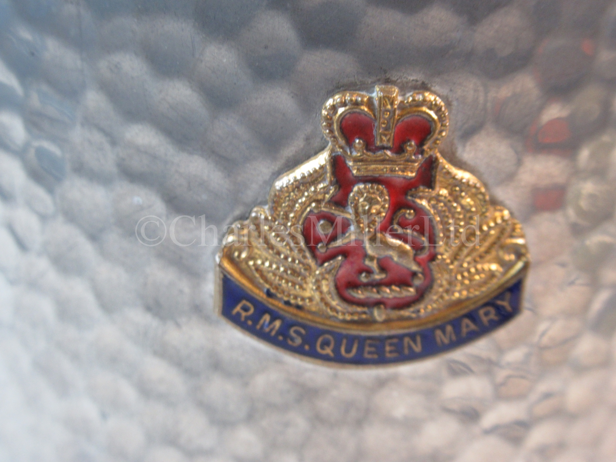 A Cunard souvenir pewter tankard, from R.M.S. 'Queen Mary' - Image 2 of 8