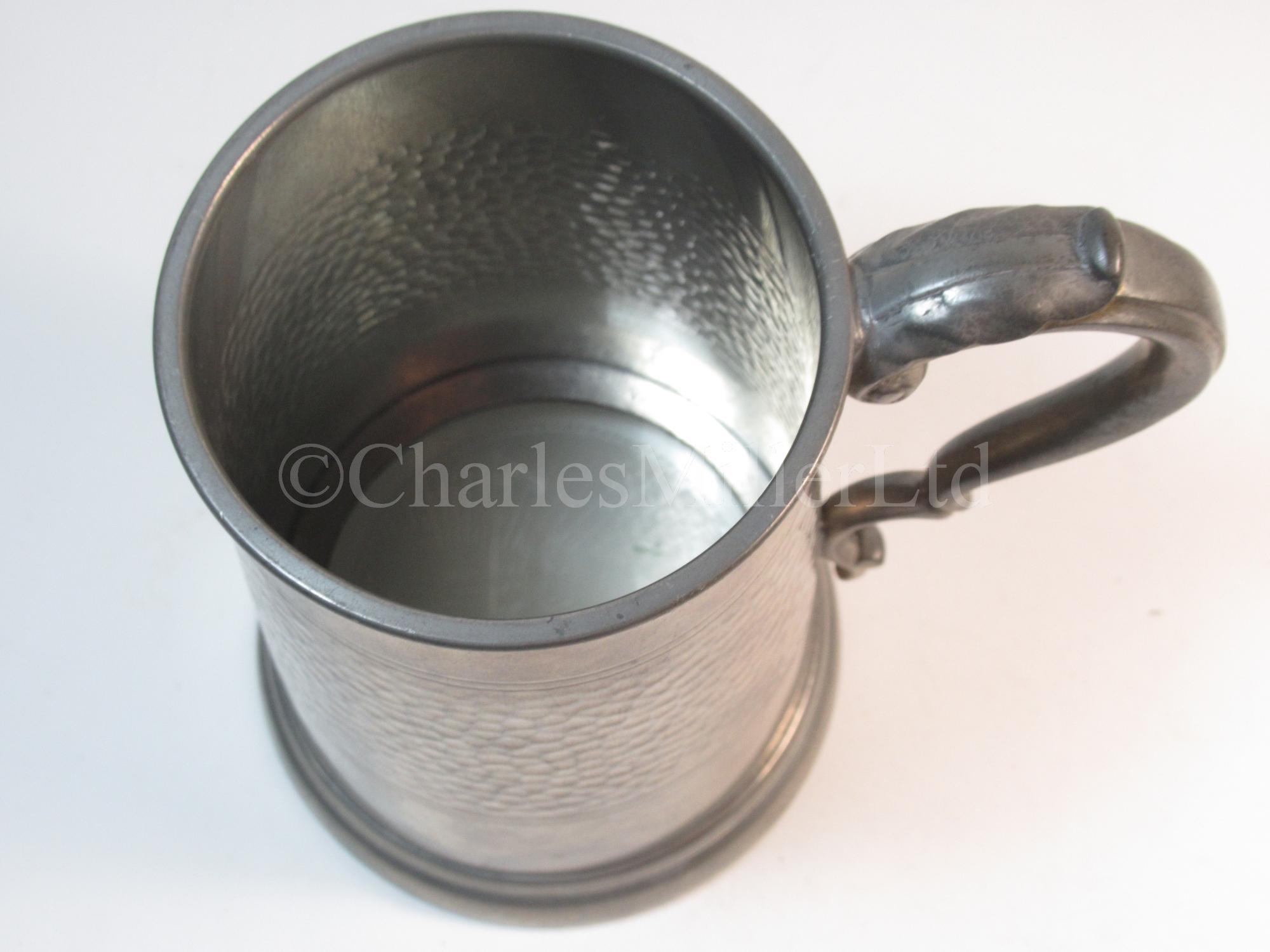 A Cunard souvenir pewter tankard, from R.M.S. 'Queen Mary' - Image 4 of 8
