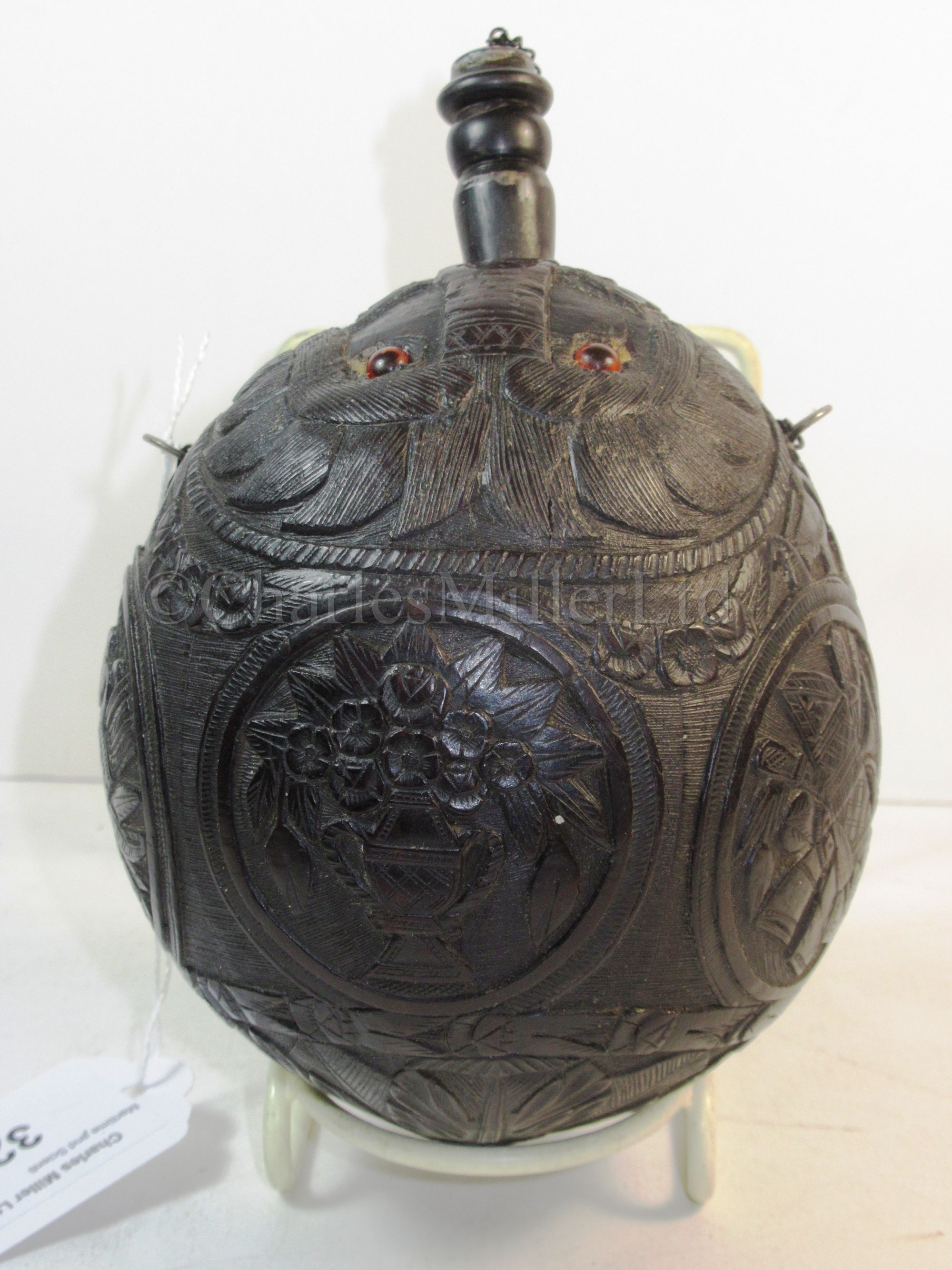 A 19TH CENTURY CARVED COCONUT BUGBEAR - Image 4 of 9