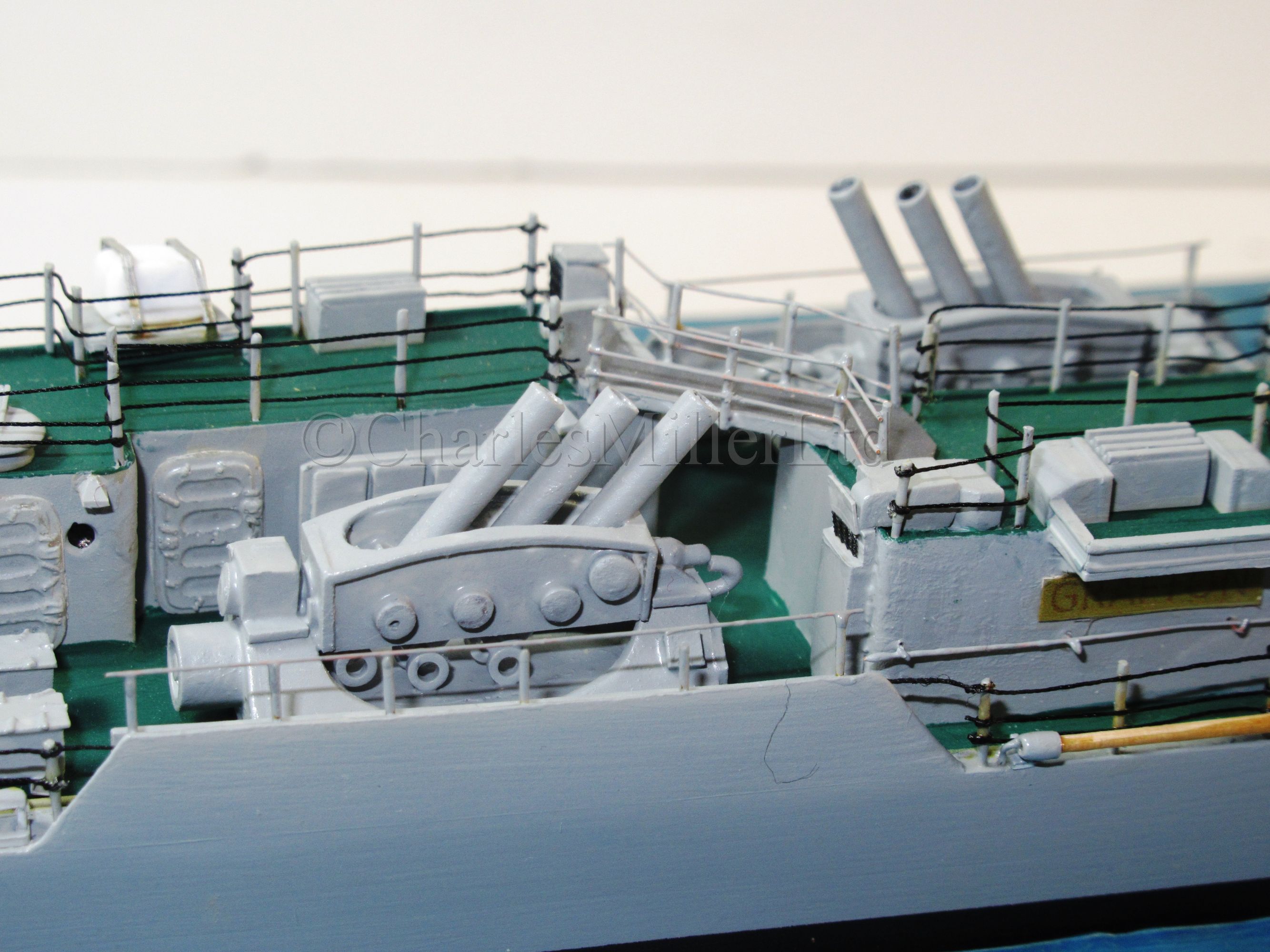A 1:192 WATERLINE MODEL FOR THE TYPE 14 BLACKWOOD CLASS FRIGATE HMS GRAFTON (F51), AS FITTED IN - Image 4 of 14