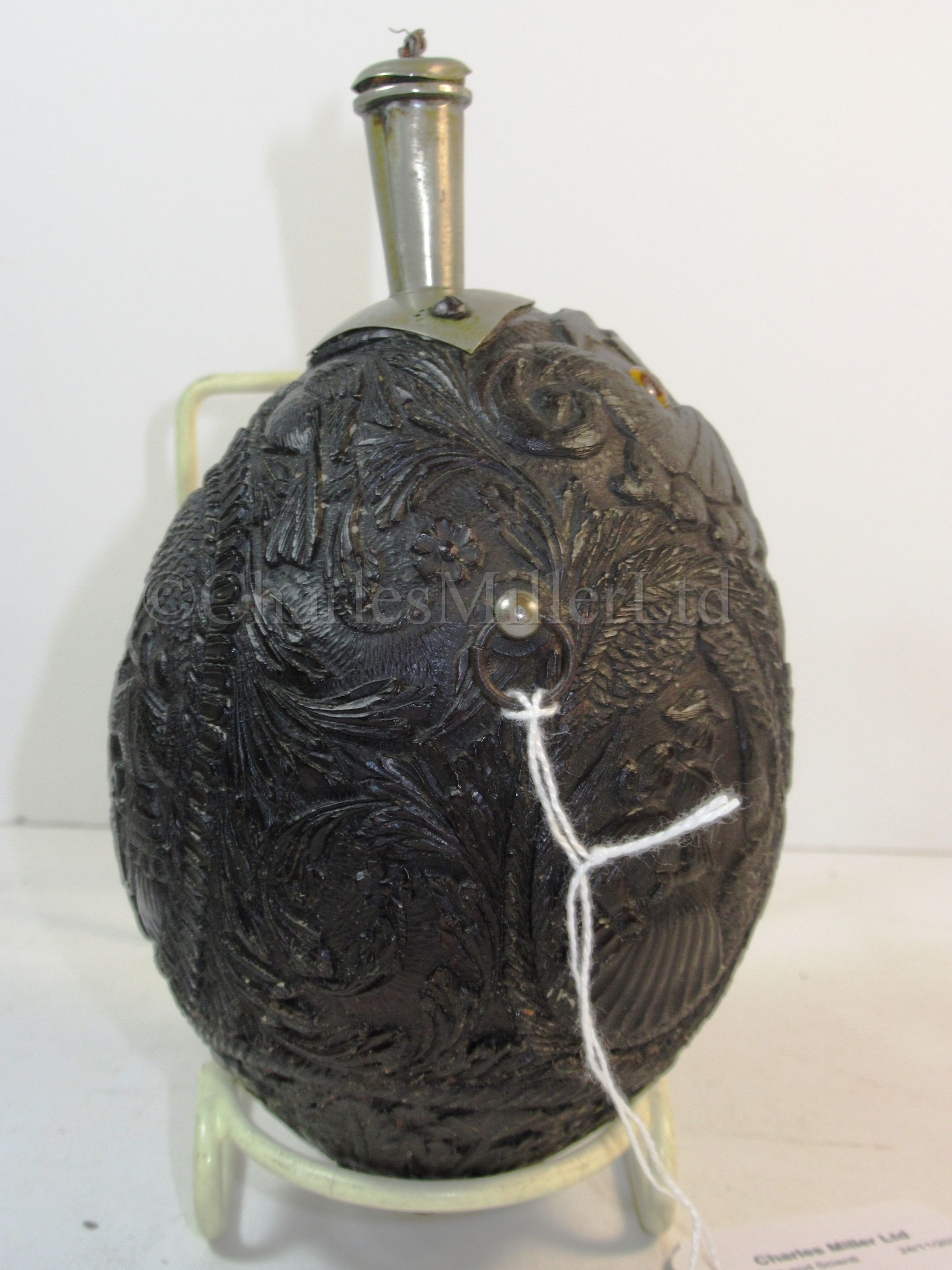 A 19TH CENTURY CARVED COCONUT BUGBEAR - Image 3 of 8