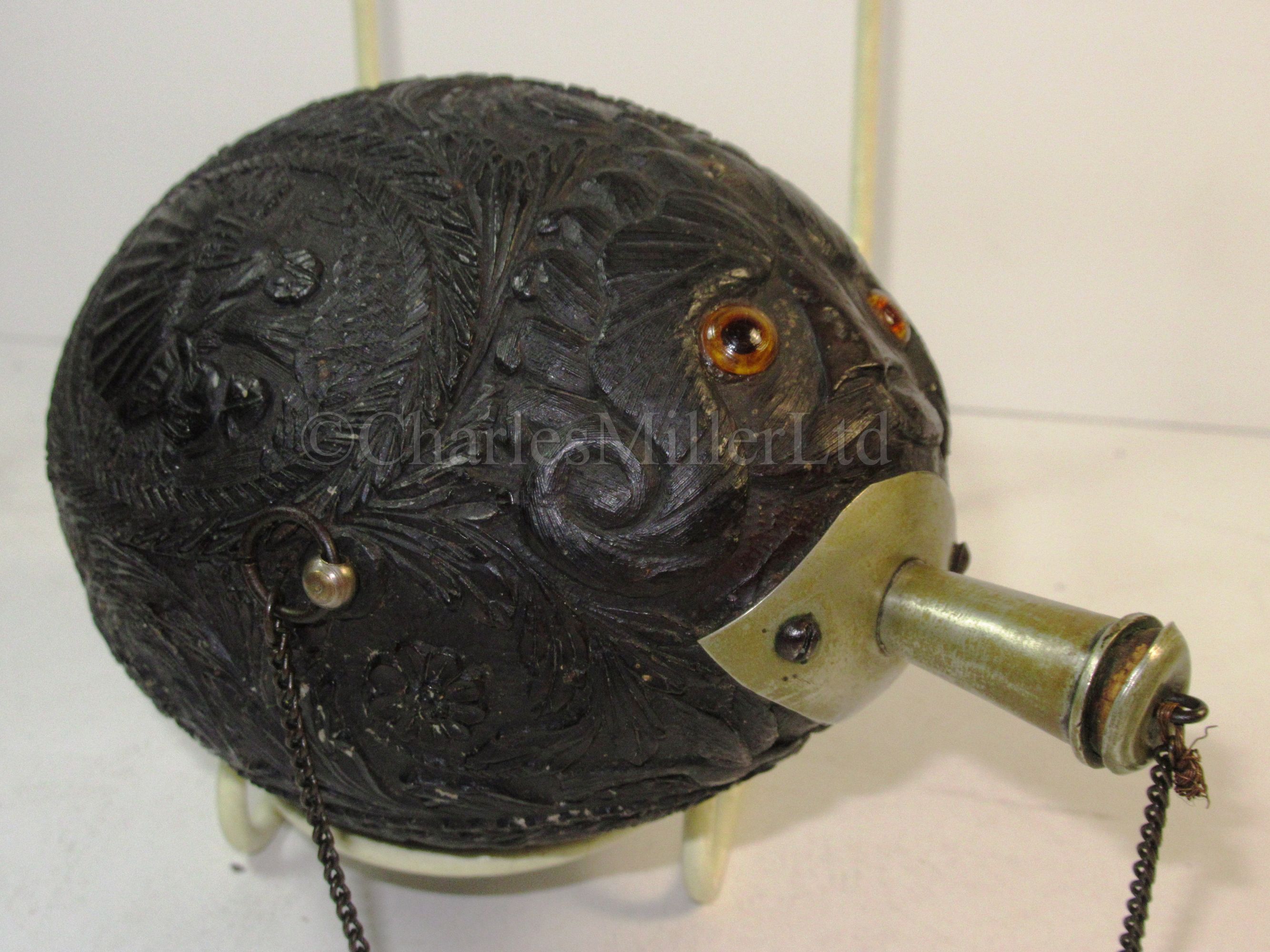 A 19TH CENTURY CARVED COCONUT BUGBEAR - Image 7 of 8