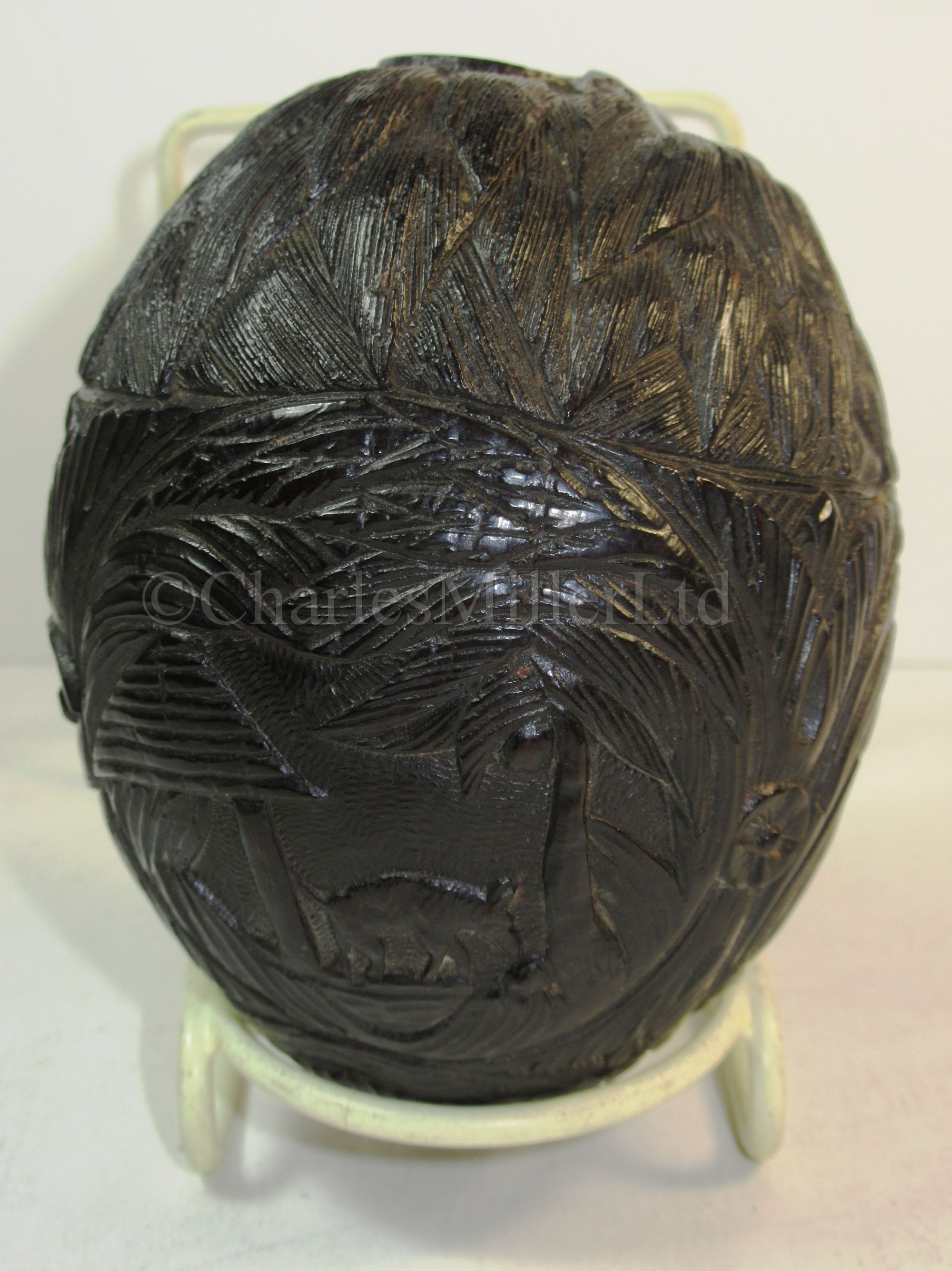 A 19TH CENTURY CARVED COCONUT BUGBEAR - Image 3 of 8