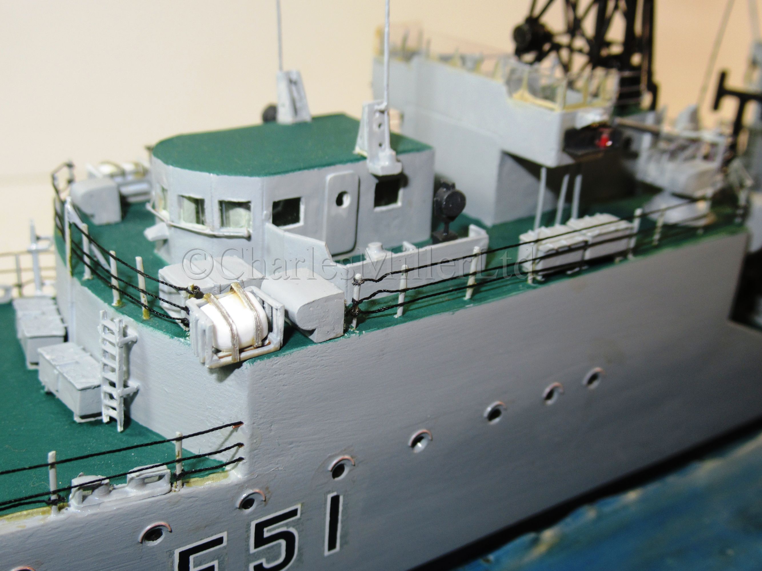 A 1:192 WATERLINE MODEL FOR THE TYPE 14 BLACKWOOD CLASS FRIGATE HMS GRAFTON (F51), AS FITTED IN - Image 9 of 14